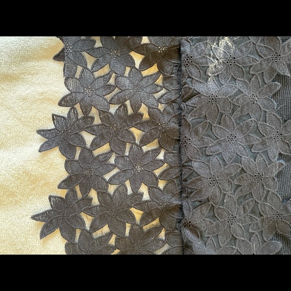 💙 J Crew size Small navy sweater 100% cotton, lace panel. Perfect condition Blue - Picture 7 of 8